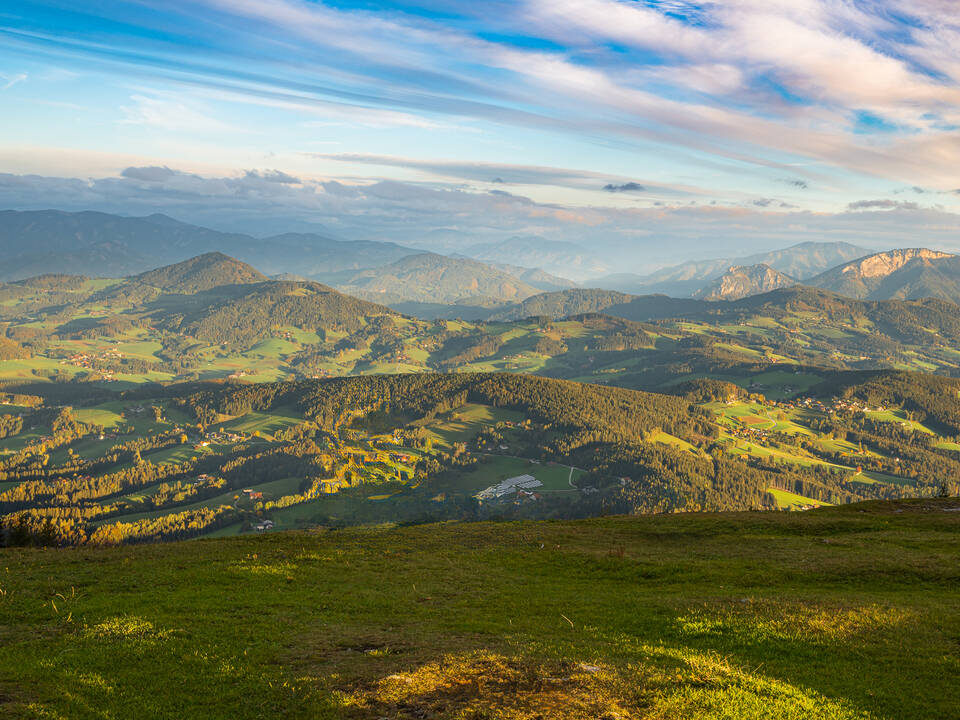Weitblick über das Hügel- und Schöcklland (c) Mias Photoart.
